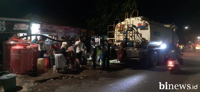 600 KK Alami Krisis Air Bersih Pascabanjir, PT Semen Padang Peduli Salurkan 16 Ribu Liter...