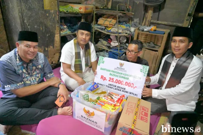 Bantu Warga Kurang Mampu, Wakil Gubernur Sumbar Serahkan Program Bedah Rumah di Ujung...