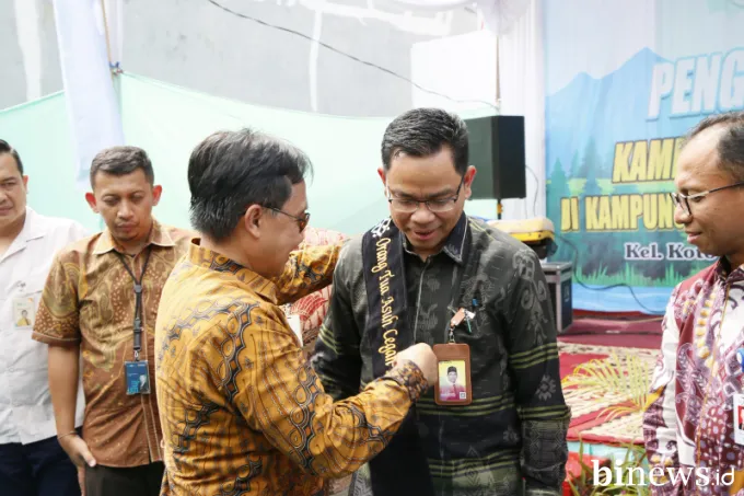 BKKBN Sumbar Nobatkan Rektor UNP sebagai Orang Tua Asuh Kampung KB