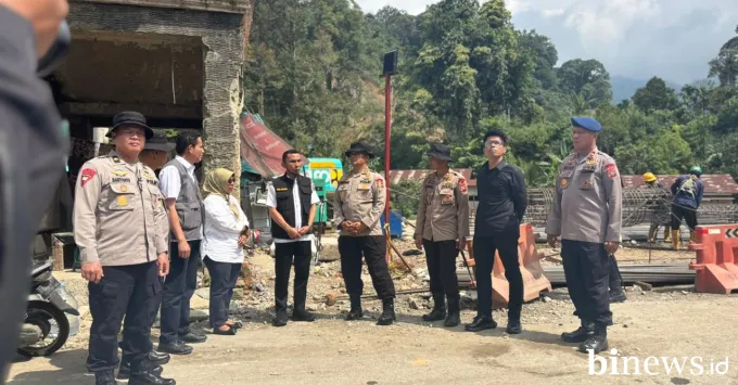 Korps Brigade Mobil (Brimob) Polri meninjau langsung...