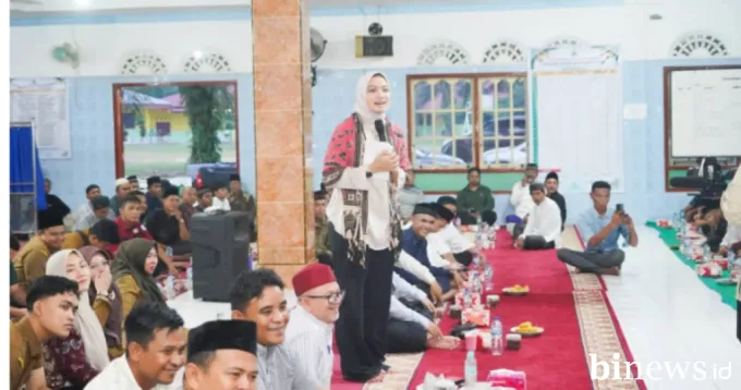 Bupati Annisa Suci Ramadhani Berbuka Puasa Bersama 100 Anak Yatim di Timpeh