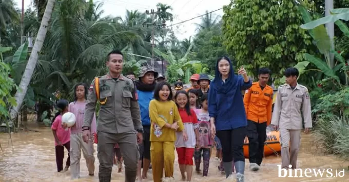 Bupati Dharmasraya Annisa Suci Ramadhani, turun langsung...