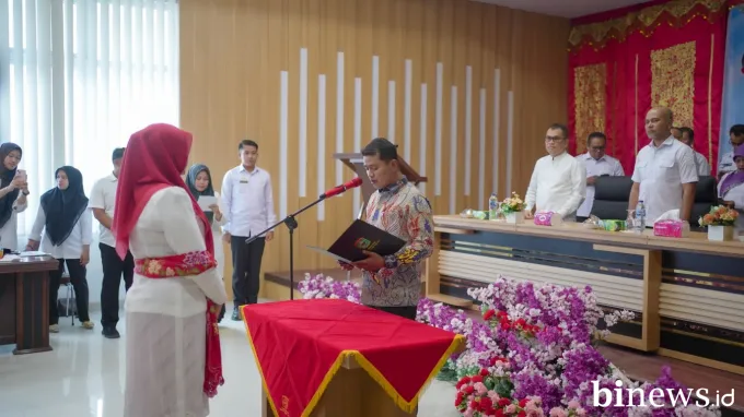 Bupati Jon Firman Pandu Resmi Lantik Pengurus Dekranasda Kabupaten Solok Periode...