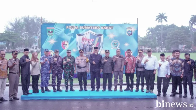Bupati Solok Hadiri Apel Bhabinkamtibmas dan Peluncuran Aplikasi Satkamling Digital di...