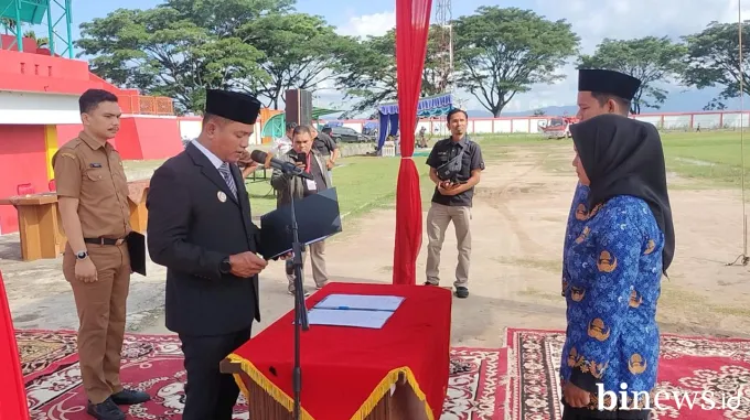 Bupati Solok Lantik dan Serahkan SK kepada 2.436 PPPK Paruh Waktu