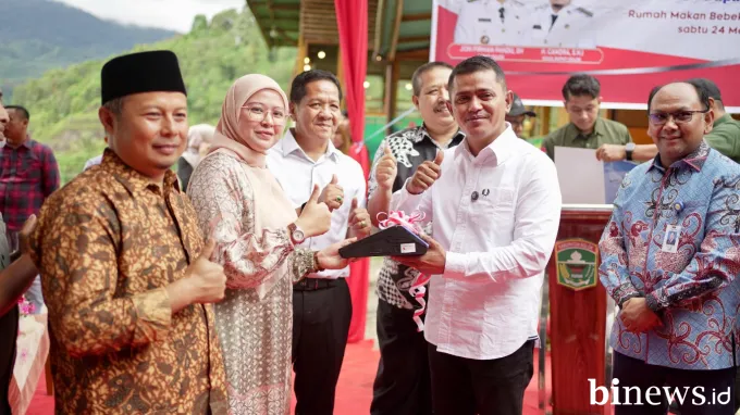 Bupati Solok Resmikan Penggunaan Perdana Tapping Box Pajak di Rumah Makan dan Restoran