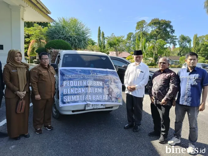 Charoen Pokphand Serahkan Bantuan untuk Korban Bencana di Sumbar, Gubernur Mahyeldi...