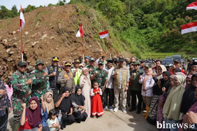 Danrem 032/Wira Braja Resmikan Jembatan Armco di Malalak Utara, Akses Warga Pascabencana...