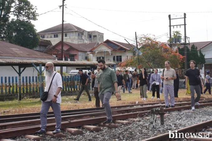 Delegasi 15 Negara Kunjungi Stasiun Kereta Api Padang Panjang