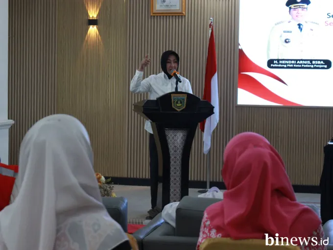 Dipilih Secara Aklamasi, Maria Feronika Hendri Pimpin PMI Padang Panjang