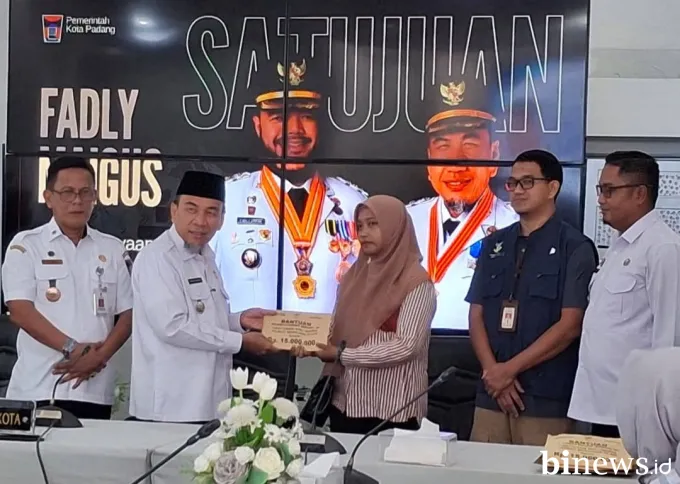 Diserahkan Wawako Maigus, Ahli Waris Korban Bencana di Padang Terima Santunan dari...