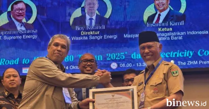 Gubernur Sumatera Barat, Mahyeldi Ansharullah, membuka...
