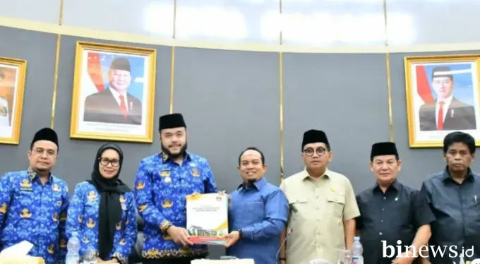 DPRD dan Pemko Padang Sahkan Dua Perda Strategis untuk Penguatan Tata Kelola Pemerintahan