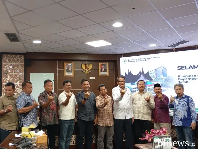 DPRD Sumbar Terima Kunjungan Bapemperda Jambi, Bahas Tahapan Propemperda 2026
