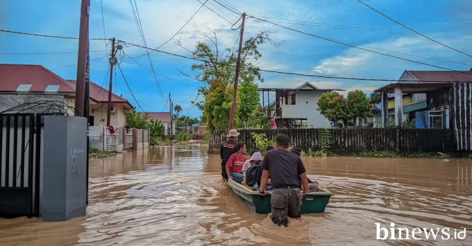 DUKA DI PADANG: 31.845 Jiwa Terdampak Banjir, 8 Meninggal Dunia
