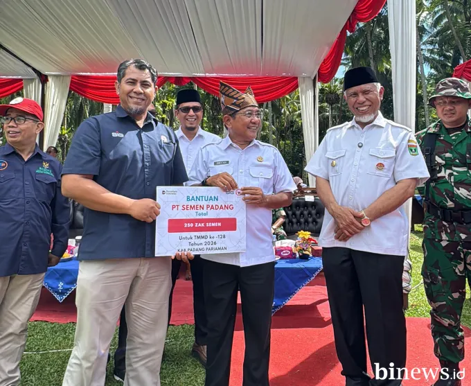 Dukung TMMD Ke-128, Semen Padang Salurkan 250 Zak Semen untuk Percepat Pembangunan Nagari...