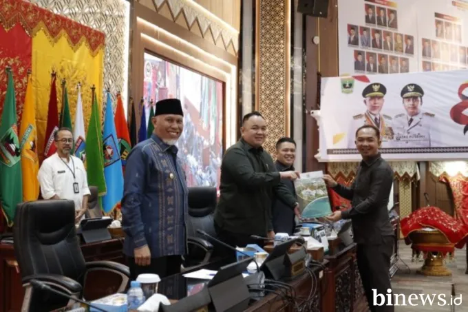 Rapat Paripurna Pandangan Umum Ranperda. , Fraksi Nasdem DPRD Sumbar Usulkan BAM Jadi...