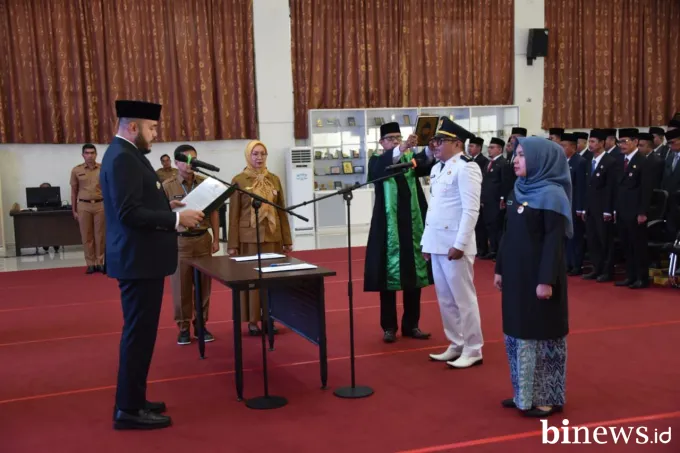 Gerbong Mutasi Pemko Padang Mulai Bergerak, Wako Fadly Amran Lantik 122 Pejabat Eselon...