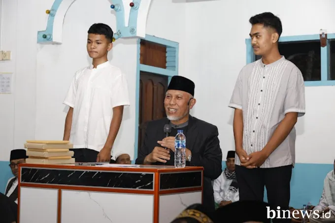 Gubernur Akhiri Kegiatan Safari Ramadannya di Solok Selatan dengan Penyerahan Bantuan...