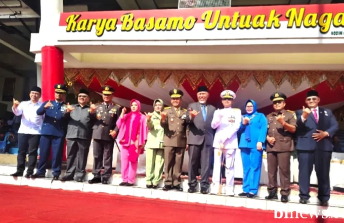 Gubernur di Upacara HUT TNI ke 80: Semoga TNI Tetap Menjadi Garda Terdepan Dalam Menjaga...