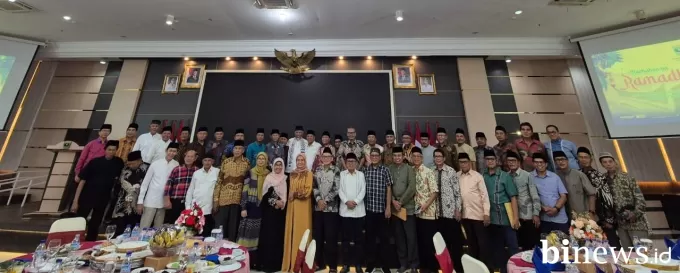 Gubernur Mahyeldi Buka Puasa Bersama DHD 45 dan Pensiunan Pejabat