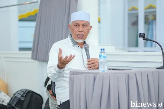 Gubernur Mahyeldi Iktikaf Bersama Warga di Masjid Jihad Perak Kota Padang