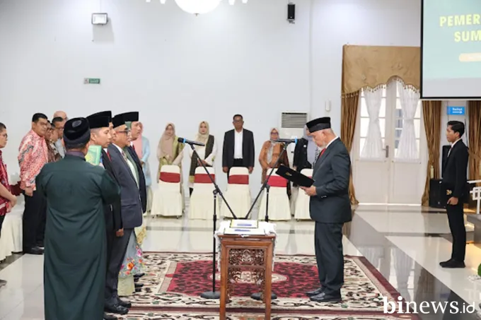 Gubernur Mahyeldi Lantik Sejumlah Pejabat Pimpinan Tinggi Pratama di Lingkungan Pemprov...