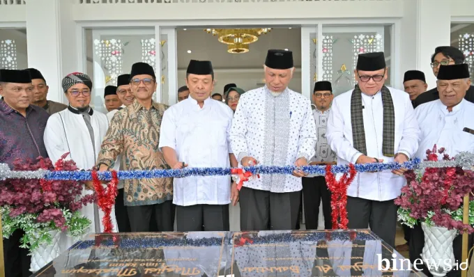 Gubernur Mahyeldi Resmikan Masjid Mustaqim di Kabupaten Tanah Datar