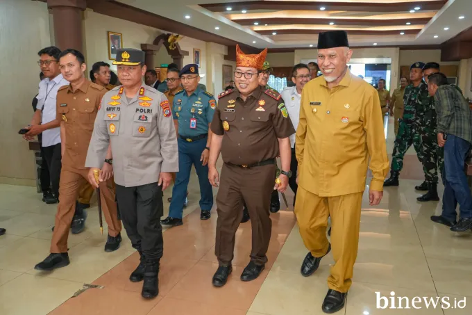Gubernur Mahyeldi Sambut Kedatangan Dedie Tri Hariyadi Sebagai Kajati Sumbar yang Baru