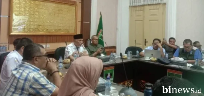 Gubernur Mahyeldi Tekankan Validasi Data dan Percepatan Pemulihan Banjir