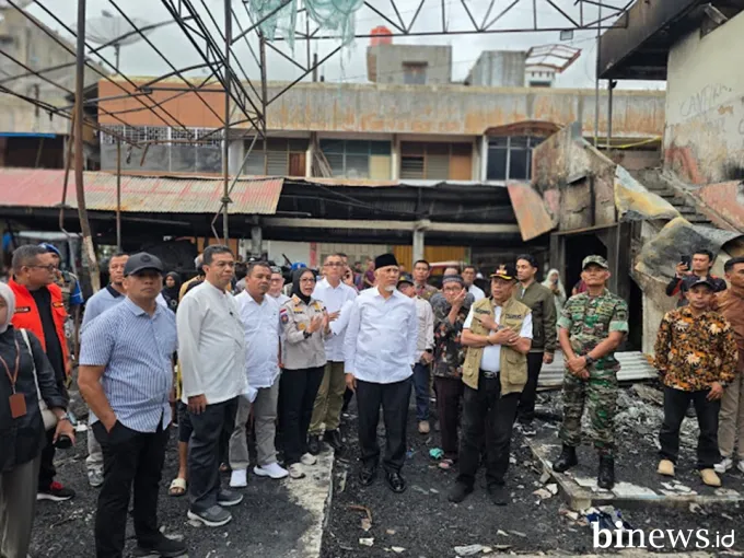 Gubernur Mahyeldi Tinjau Pasar Payakumbuh Pasca Kebakaran