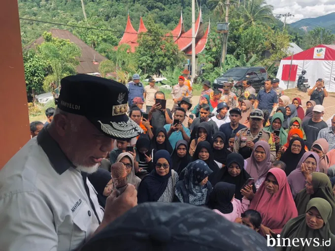 Gubernur Mahyeldi Tinjau Pengungsian Korban Bencana di Bayang Utara