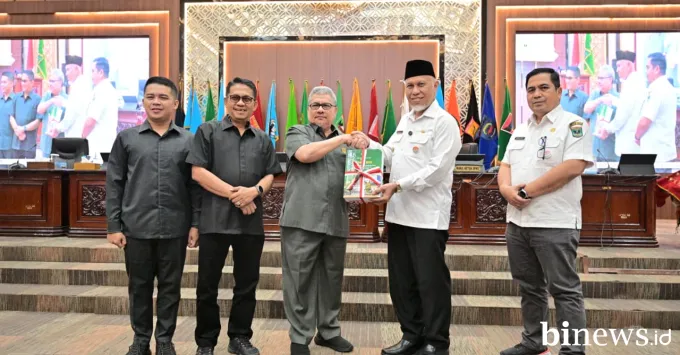 Gubernur Sumbar Hadiri Paripurna DPRD, Tekankan Sinergi dan Agenda Strategis Masa Sidang...