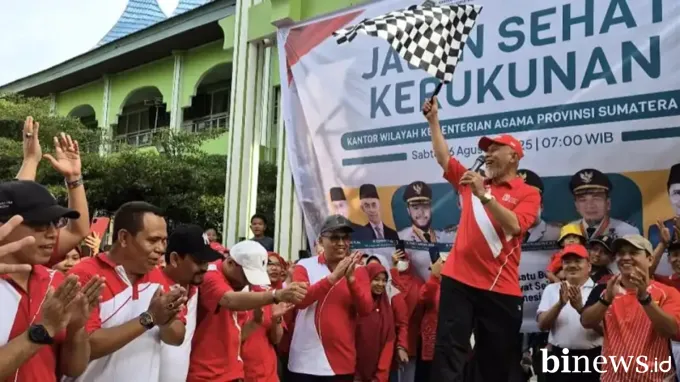 Gubernur Sumbar Lepas Ribuan Peserta Jalan Sehat Kerukunan Peringati HUT ke-80 RI