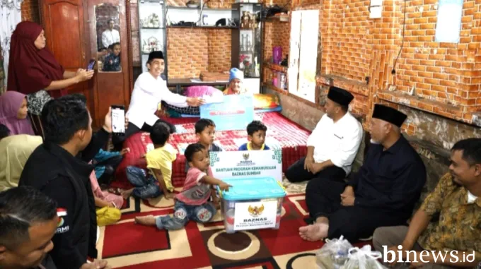 Gubernur Sumbar Serahkan Bantuan Bedah Rumah bagi Warga Kurang Mampu di Solok Selatan