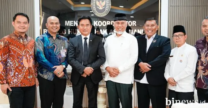 Gubernur Sumatera Barat (Sumbar), Mahyeldi Ansharullah...