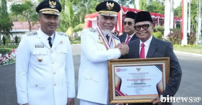 Penghargaan untuk pengusaha nasional asal Ranah Minang, H....