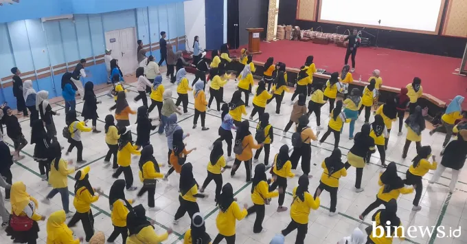 Hujan Deras, Senam Massal RRI Fest Padang Tetap Meriah di Auditorium