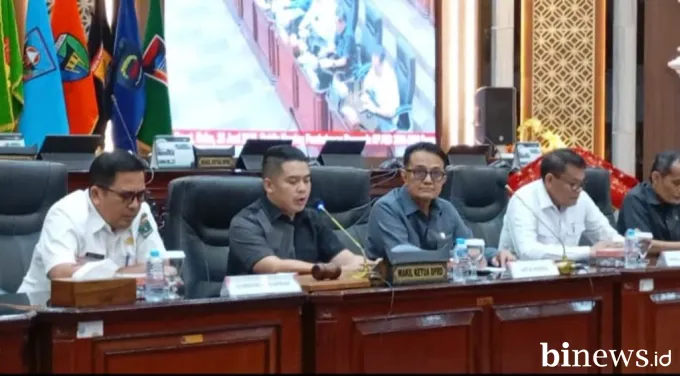 Public Hearing,  Wakil Ketua DPRD Sumbar Iqra Chissa Tegaskan RPJMD Harus Selaras dengan...