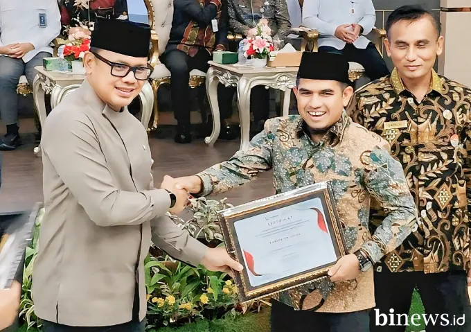 Kabupaten Solok Raih Penghargaan Nasional sebagai Daerah Tercepat Bentuk Koperasi Merah...