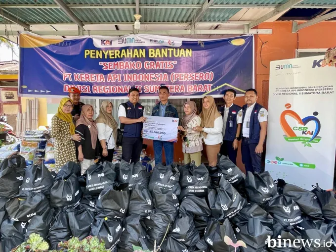 KAI Divre II Sumbar Berikan Bantuan Sembako Gratis kepada Perkumpulan Masyarakat Paga...