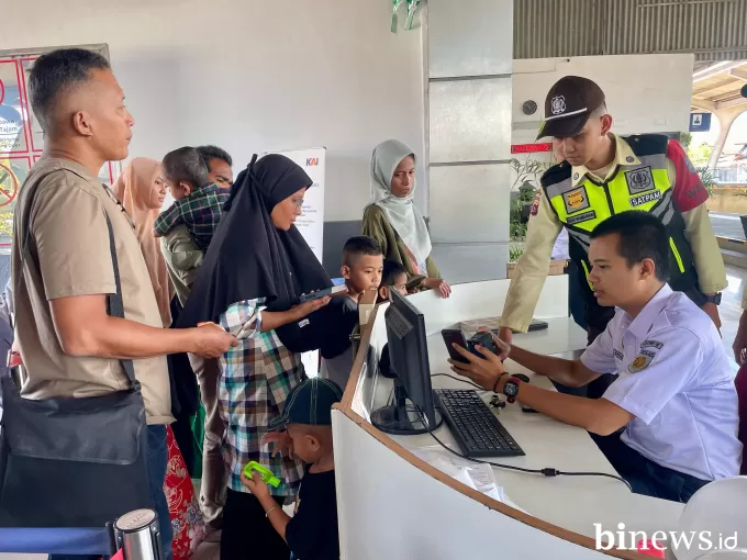 KAI Divre II Sumbar Catat Angka Tertinggi Penjualan Tiket Angkutan Lebaran 1446 H pada 1...