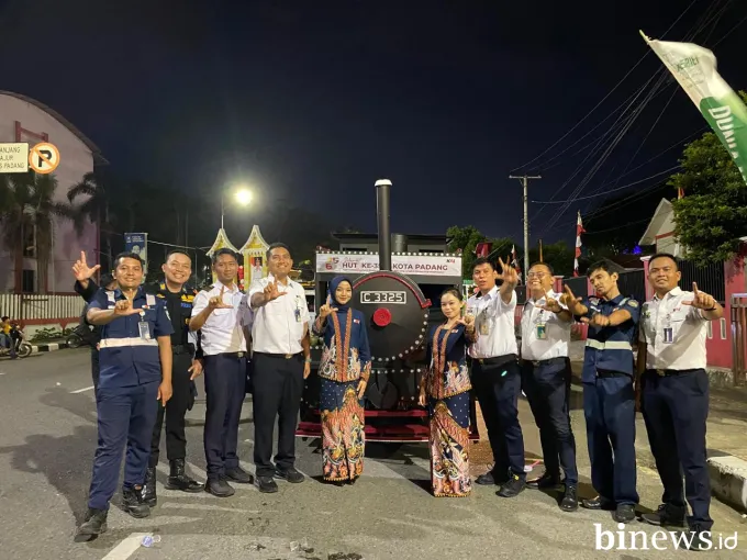 KAI Divre II Sumbar Meriahkan HUT ke-356 Kota Padang Lewat Replika Mak Itam di Festival...