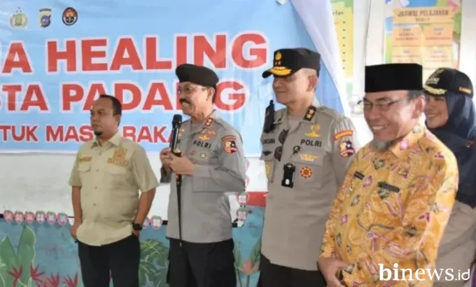 Ketua DPRD Kota Padang Muharlion Dampingi Kakorsabhara Baharkam Polri Tinjau Langsung SD...