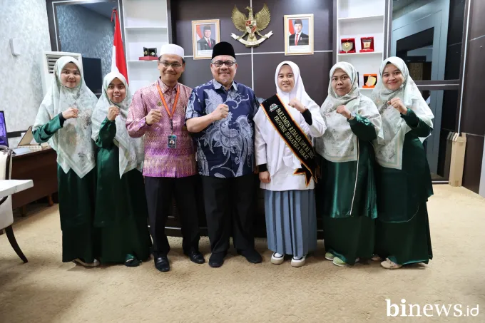 Ketua DPRD Muhidi Dukung 4 Pelajar Sumbar Ikuti Parlemen Remaja 2025