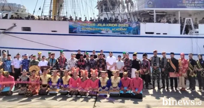 Ketua DPRD Padang Ajak Warga Padang Jelajahi KRI Bima Suci di Teluk Bayur