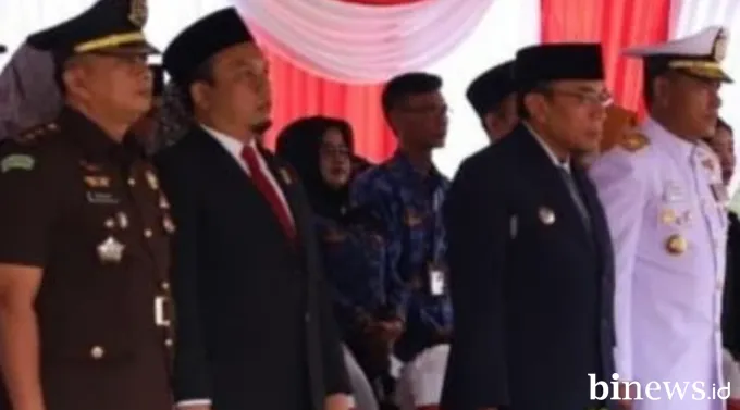 Ketua DPRD Padang Muharlion Hadiri Upacara Hari Pahlawan 2025 di Balaikota Aia Pacah