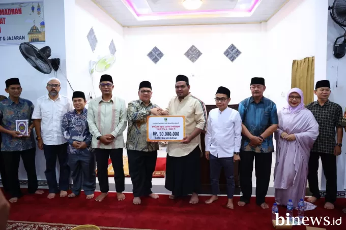 Ketua DPRD Sumbar Muhidi Safari Ramadhan ke Masjid Al-Ikhlas Koto Tangah