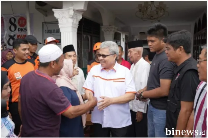 Ketua DPRD Sumbar Muhidi Serahkan Bantuan Rp25 Juta kepada Korban Kebakaran Pamancungan