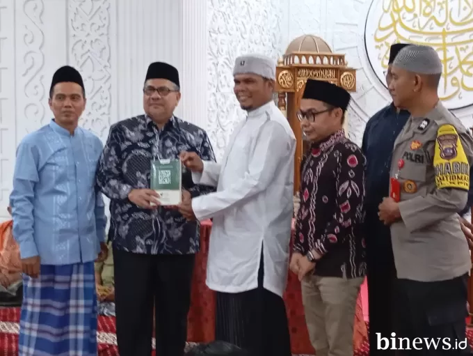 Ketua DPRD Sumbar Safari Ramadhan di Masjid Al Muhajirin: Ajak Kaum Muslimin Sering...